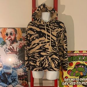 ADIKA Animal Print Hooded Sweatshirt X Size : Small